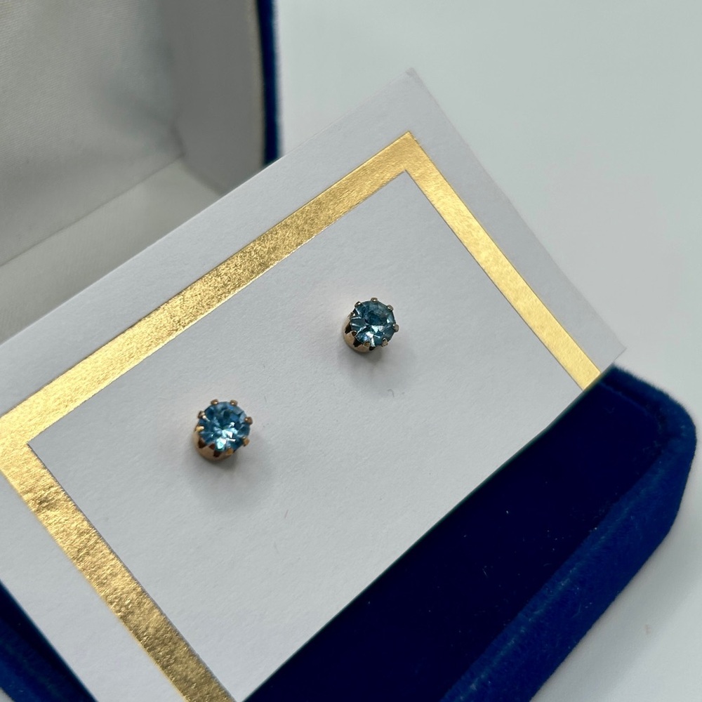 Vintage Sparkling Blue Crystal Gemstone Earrings